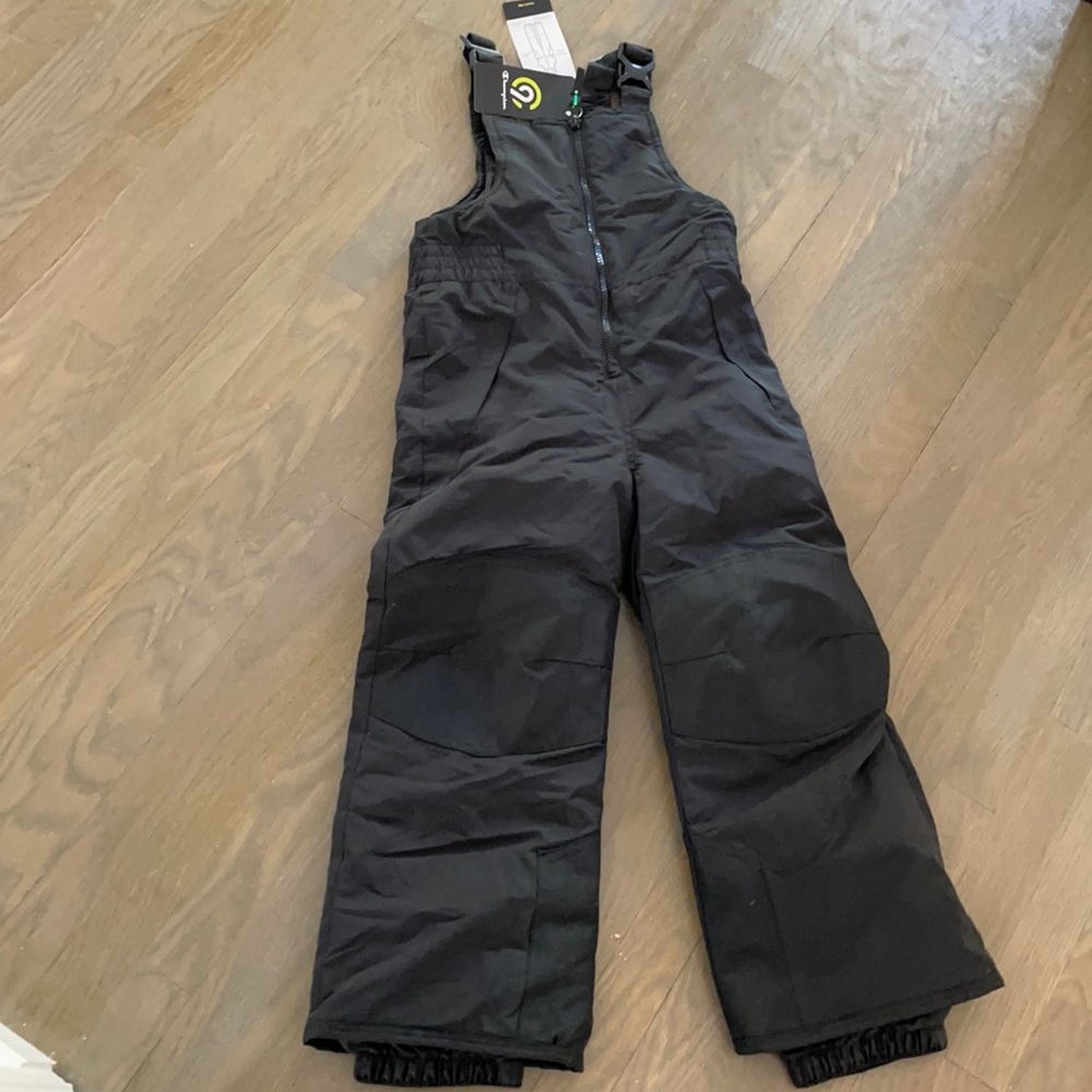 Boys snow bib NWT